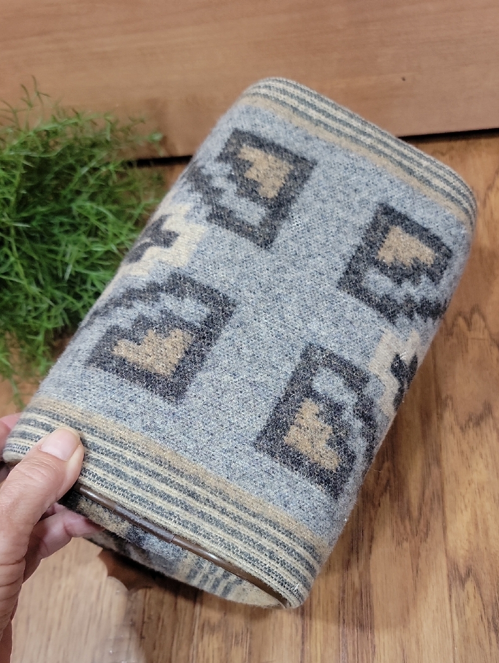 Vintage Pendleton Wool Jacquard & Leather Barrel Bag - Picture 6 of 14